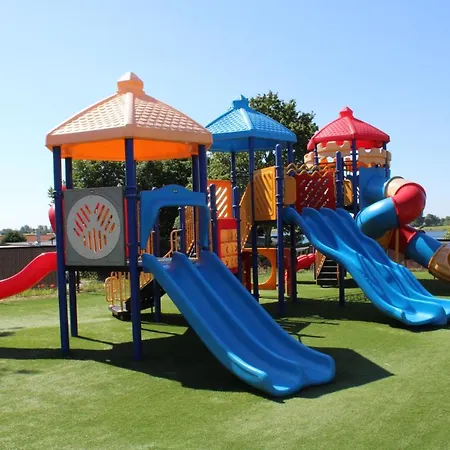 Rhederlaagse Meren Holiday park *