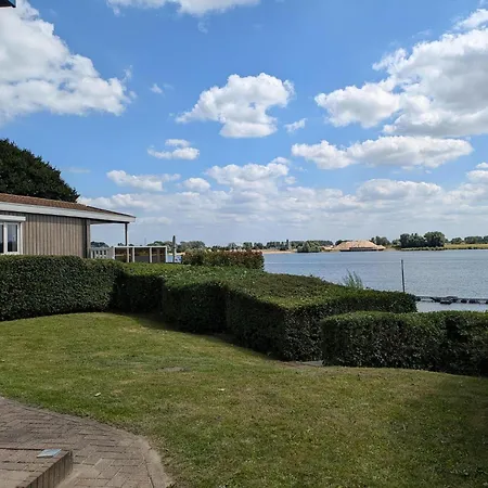 Üdülőpark Rhederlaagse Meren Lathum